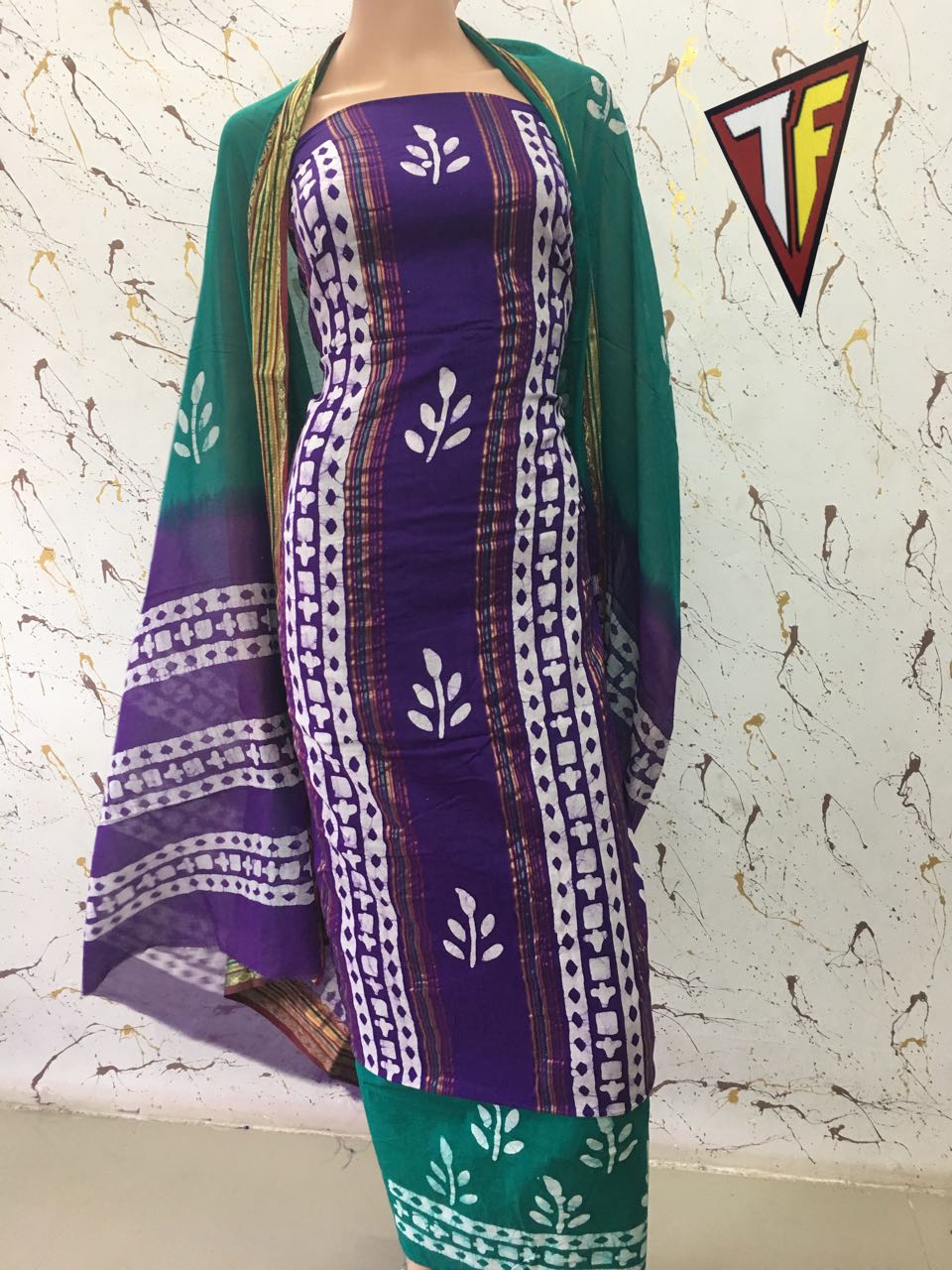 COTTON PRINTED BATIK DRESS MATERIAL WITH COTTON DUPATTA